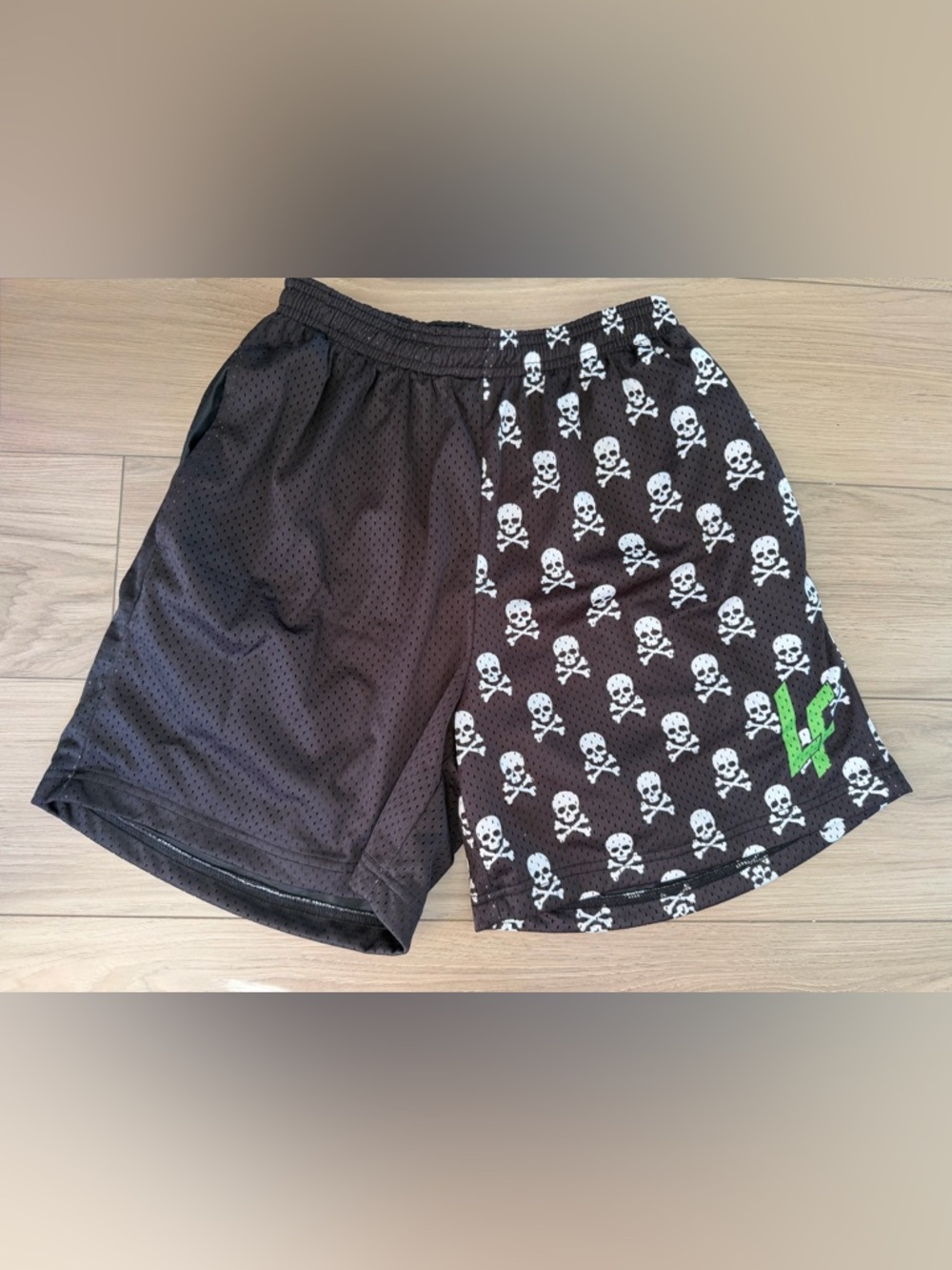 Lost Files Skulls Half Print Mesh Drawstring Halloween Shorts Sz M